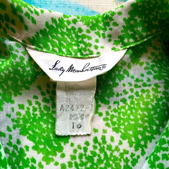 Vintage green outfit with blouse, pants and necklace - Picture 4 of 10